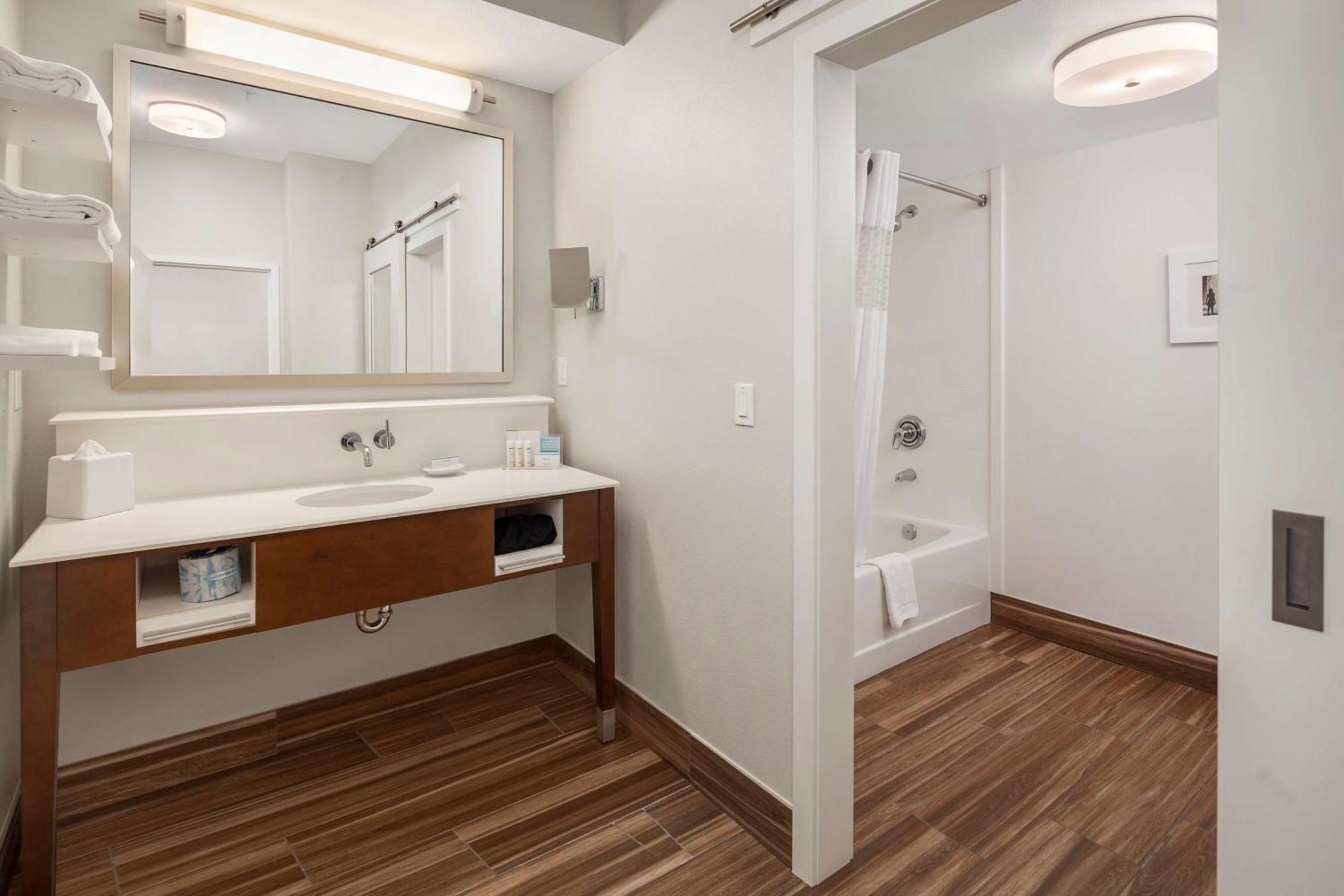 Hampton Inn & Suites Seattle North/Lynnwood Dış mekan fotoğraf